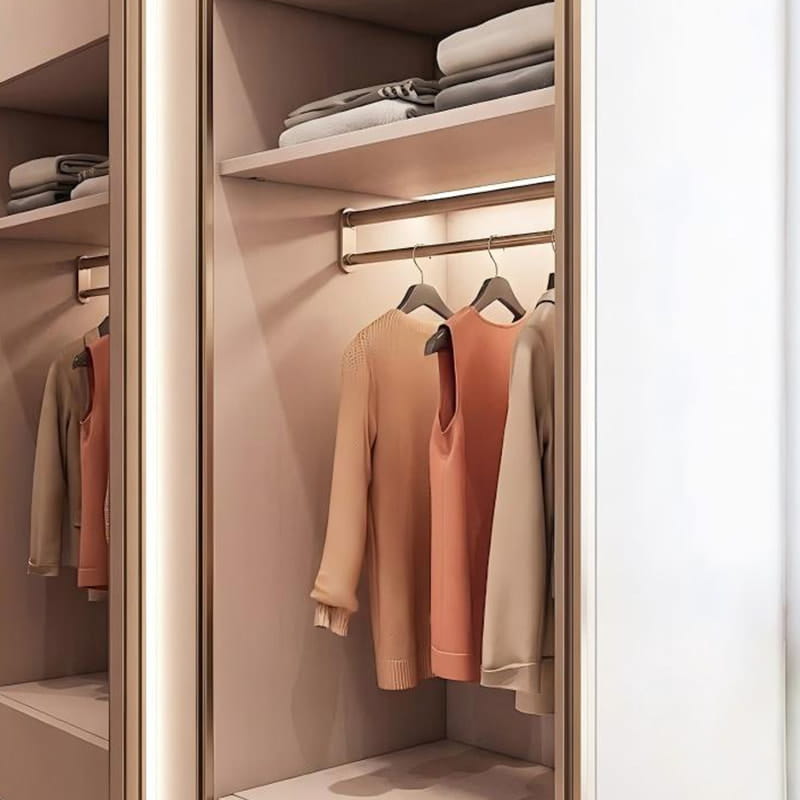 Versailles Minimalistischer, beleuchteter begehbarer Kleiderschrank in Touch-Matte
